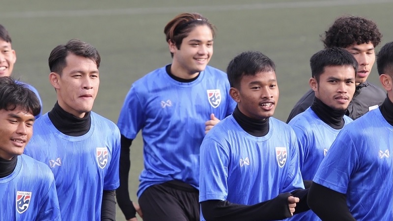 โอเว่น ชาลี ลงซ้อมกับทีมชาติไทยชุด U23