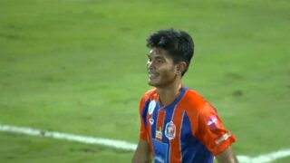 ธีรศักดิ์ กองหน้าสำรองทีเด็ด นำดาวซัลโวไทยลีก