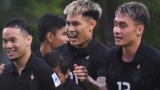 ทีมชาติไทยเลือกอุ่นกับทีมชาติชุดเล็ก