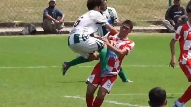 ชม จังหวะดราม่า เต หมอนทอง เข่าลอย